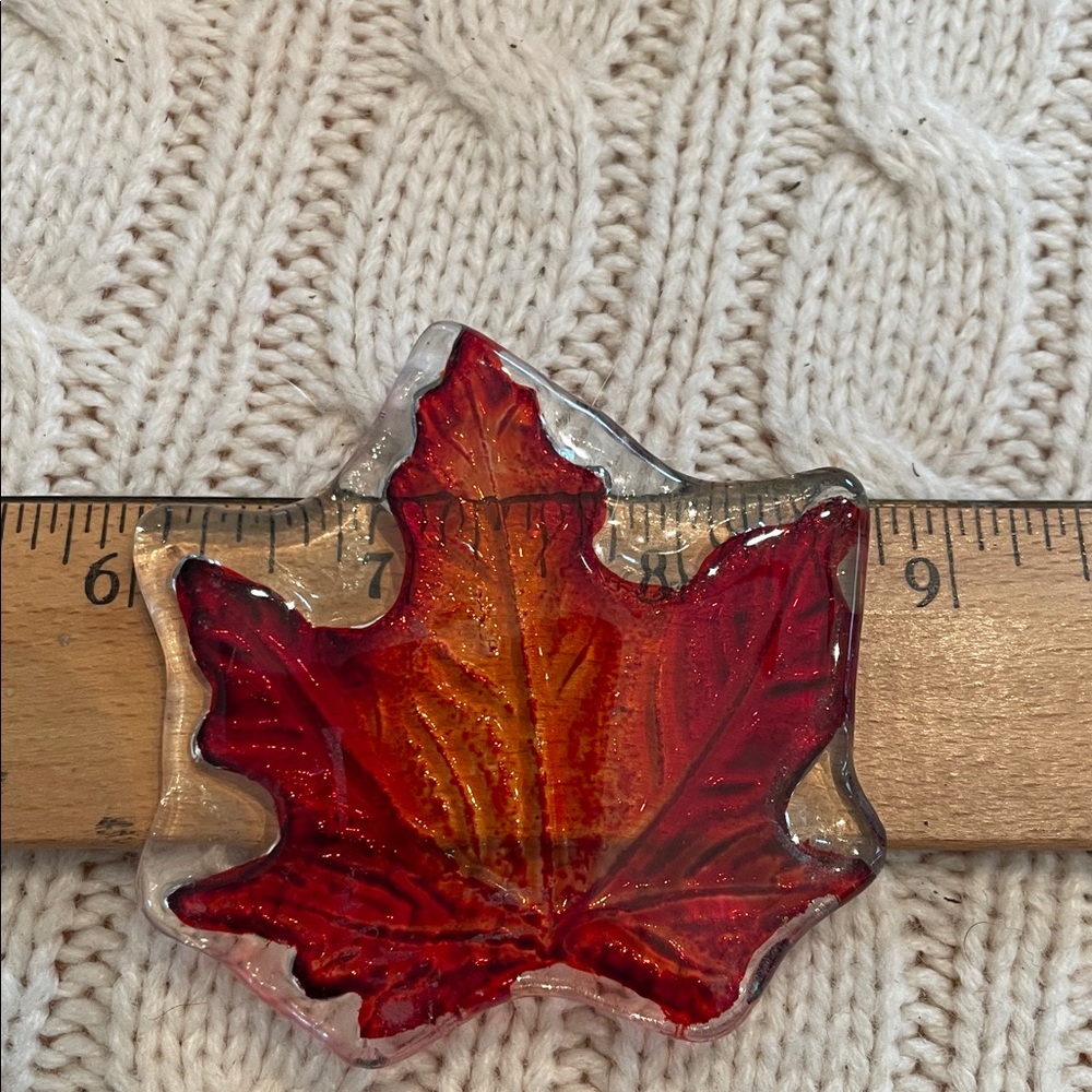 Red Glass Votive/tea light Candle Holder and Pressed glass poinsettia/leaf - Picture 11 of 11
